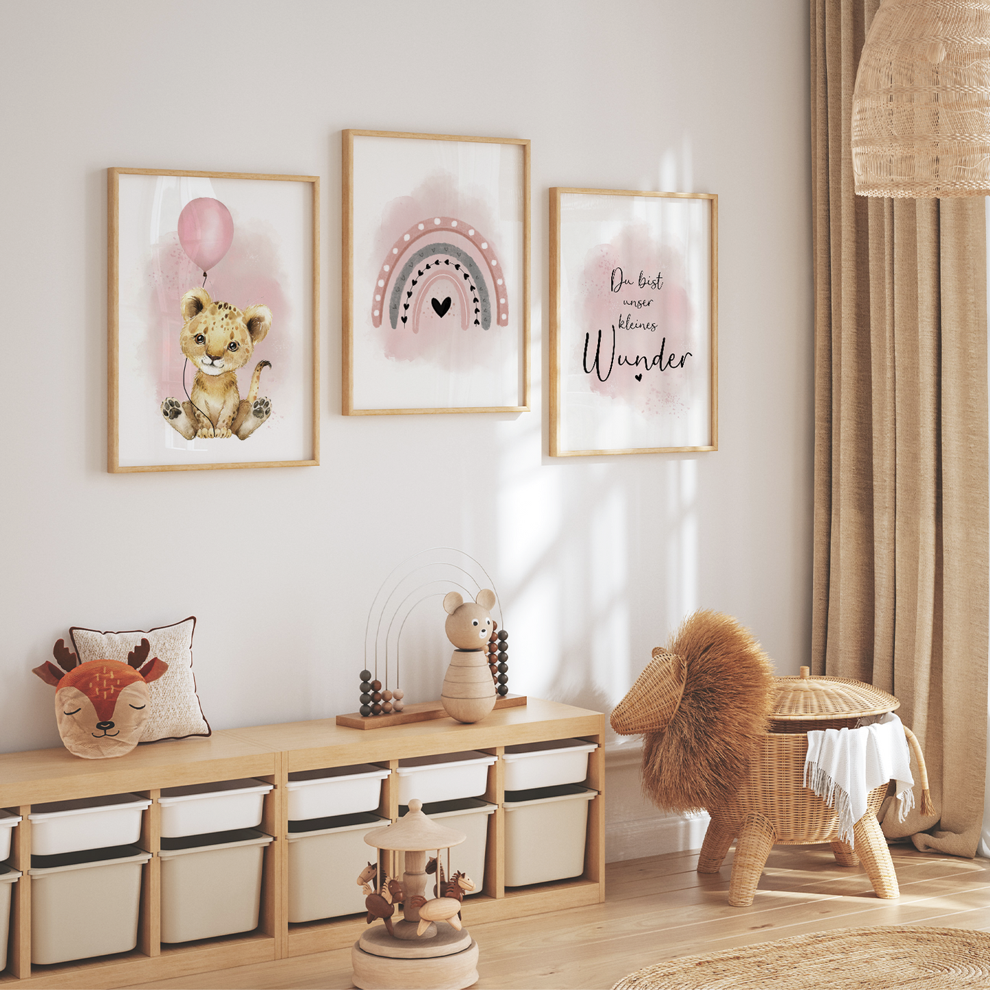 Kinderzimmer Poster | 3er Set A4 | Löwe & Luftballon rosa