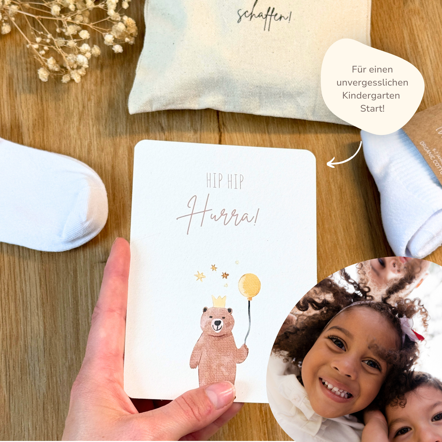 Süße Kitakind Socken | Inkl. Baumwollsäckchen & Mutmacher-Karte als Geschenkeset