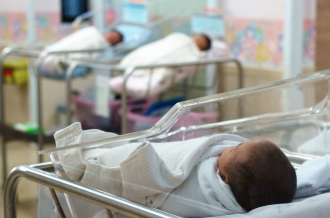 Babies auf Neugeborenenstation