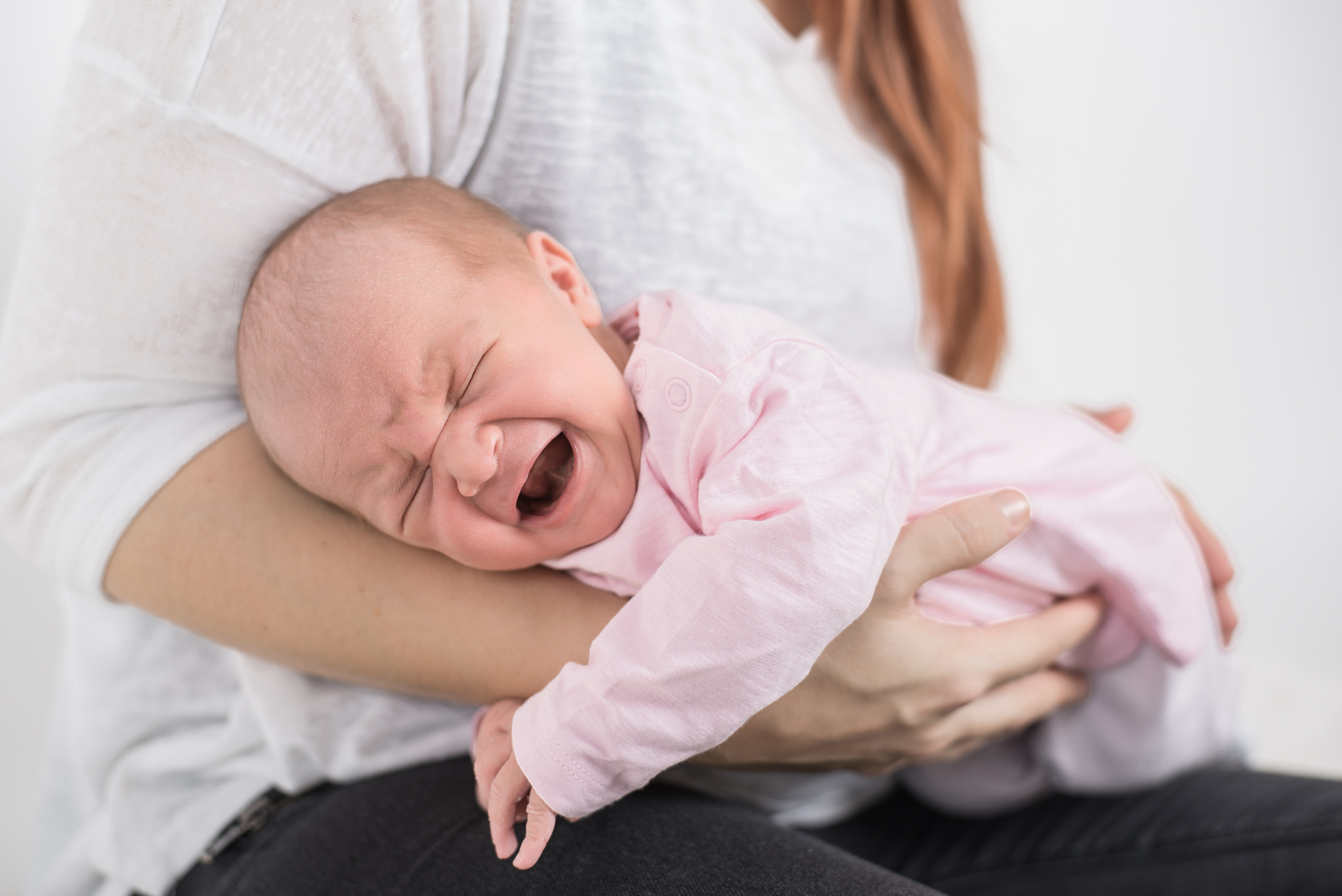 Had a new baby. Дети грудного возраста. Новорожденный ребенок. У ребенка болит живот. Колики у малыша.