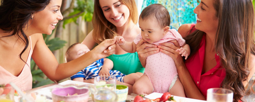 Banner: Was du beim Babybesuch auf keinen Fall tun solltest