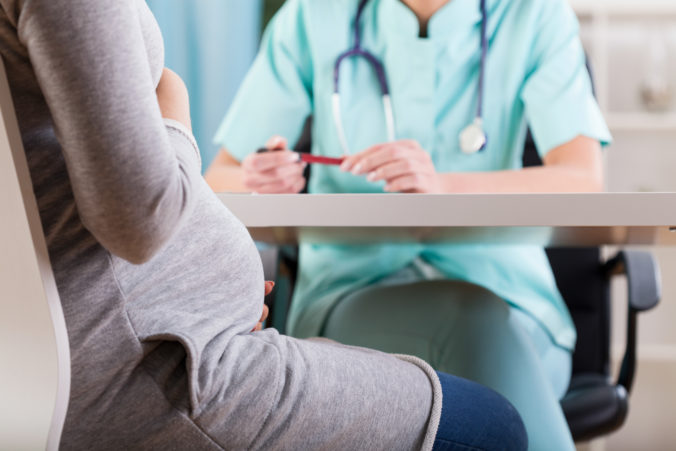 Schwangere beim Hausarzt