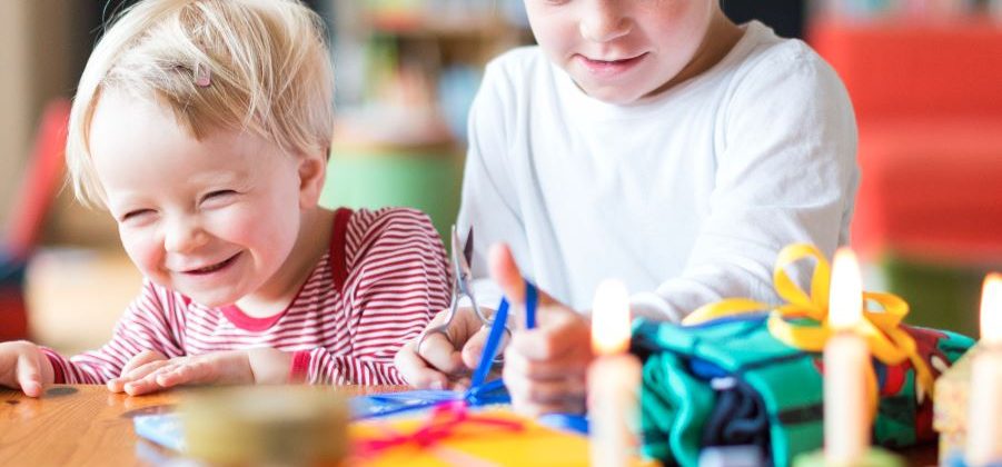 Banner: Geschenkideen für Kinder von 2 bis 4 Jahren