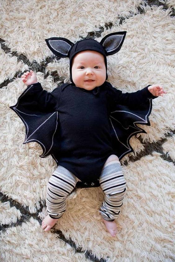 Baby in Fledermaus Halloween Kostüm