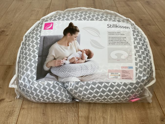 Stillkissen von Motherhood in einer Tasche