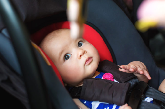 Heiße Kindersitze werden zur Gefahr für Kinder