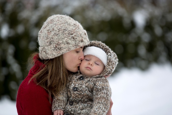 Baby Spaziergang im Winter