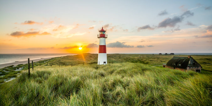 Sonnenaufgang Leuchtturm in List auf Sylt