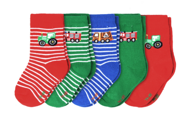 Tolle Fahrzeuge im Einsatz! Fünf Paar verschiedene Socken in Grün, Blau und Rot mit Fahrzeug-Motiven.