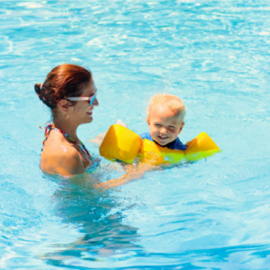 Schwimmhilfen für dein Baby