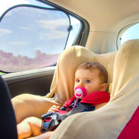 Hitze im Auto - so gefährlich ist es für dein Kind