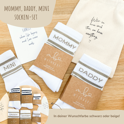 Geschenk zur Schwangerschaft – Set mit SSW-Tagebuch, Babyalbum & Familien Socken